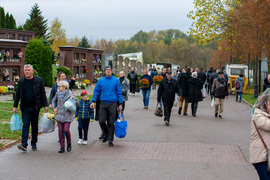 Na cmentarz głównie autobusem