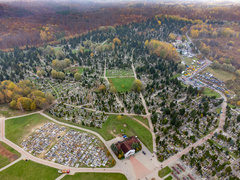 Na cmentarz głównie autobusem