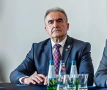 „Koniec doceniania dziadostwa”