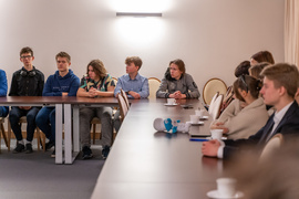 Dwa światy. Młodzi radni spotkali się ze „starymi“