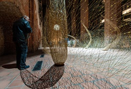 Trawa, wosk i Wszechświat. Nowa wystawa w Galerii EL