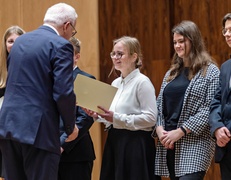 Najlepsi ze stypendiami premiera