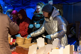 Wspólny posiłek i kolędowanie. \"Tu każdy czuje się potrzebny\"
