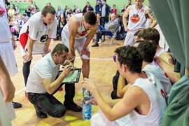Lider lepszy od wicelidera