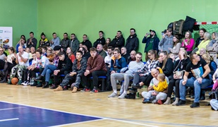 Lider lepszy od wicelidera