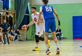 Lider lepszy od wicelidera