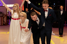 Szczęśliwy, bo studniówkowy piątek trzynastego w ZSTI