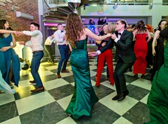 Studniówka ZSEiO: „Jesteście piękni, cudowni i tak też macie się bawić\"