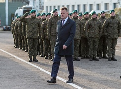 Mariusz Błaszczak w Elblągu: „Nasycamy wojskiem polskim wschodnią część naszego kraju”