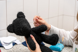 Po nitce do... pomagania