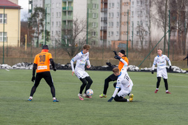 W meczu sąsiadów lepszy drugoligowiec