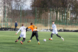 W meczu sąsiadów lepszy drugoligowiec