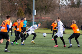 W meczu sąsiadów lepszy drugoligowiec