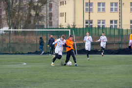 W meczu sąsiadów lepszy drugoligowiec