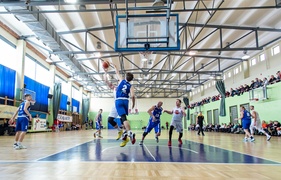 Bez zmian. Basketball wygrywa