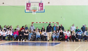 Bez zmian. Basketball wygrywa