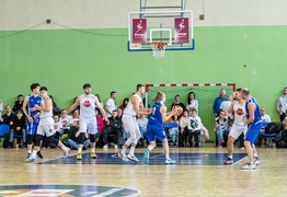 Bez zmian. Basketball wygrywa