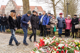 Patriotyczny obowiązek spełniony. Uroczystości pod pomnikiem