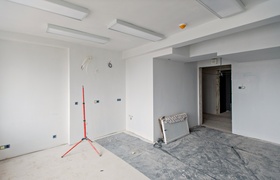 Teatr nasz widać ogromny