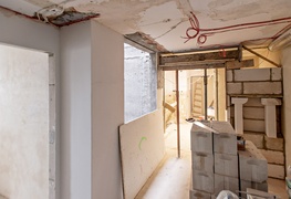 Teatr nasz widać ogromny