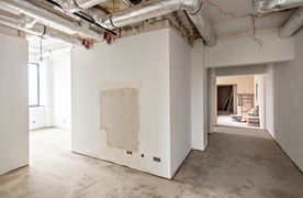 Teatr nasz widać ogromny