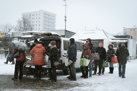 Na straganie, w dzień targowy...  (Obrazki z miasta) 