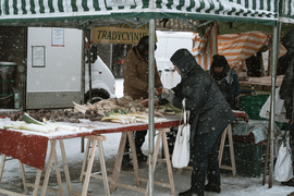 Na straganie, w dzień targowy...  (Obrazki z miasta) 