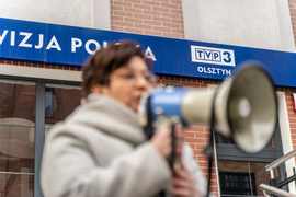 \"To, co się dzieje w telewizji publicznej, to niestety zakrawa na dramat\"