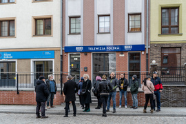 \"To, co się dzieje w telewizji publicznej, to niestety zakrawa na dramat\"