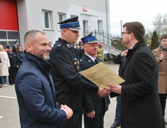 Nowe auta dla strażaków
