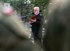 \"Myśl o ich losach powinna łączyć nas wszystkich\"