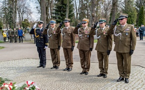\"Myśl o ich losach powinna łączyć nas wszystkich\"