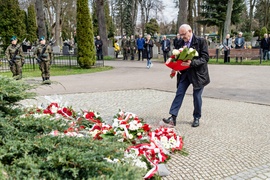 \"Myśl o ich losach powinna łączyć nas wszystkich\"