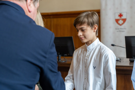 Prezydent rozdał stypendia
