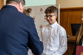 Prezydent rozdał stypendia