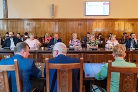 Sesja RM, czyli zażarta dyskusja o porcie i ankietach