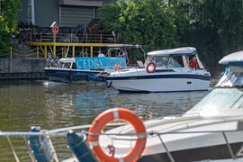 \"Navigare necesse est\"