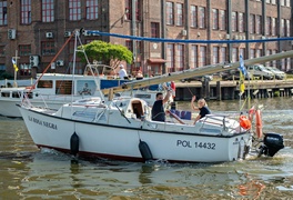 \"Navigare necesse est\"