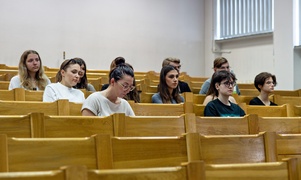 Młodzieży, do klawiatur