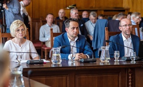 Prezydent z absolutorium i wotum zaufania, a sesja Rady Miejskiej ponownie pełna polityki