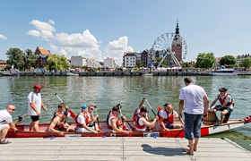 Smocza rywalizacja z kąpielą w rzece