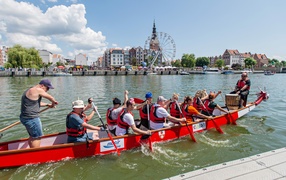 Smocza rywalizacja z kąpielą w rzece