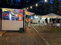 Zrelaksuj się w ogrodzie letnim Domu Rektora