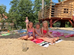 Niesamowity, leśny park zabaw Żłobka, Przedszkola i Zerówki Mały Europejczyk w Elblągu