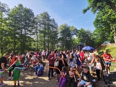 Niesamowity, leśny park zabaw Żłobka, Przedszkola i Zerówki Mały Europejczyk w Elblągu