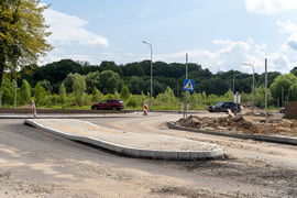 Ulica gotowa, trwają prace na rondzie