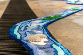 Wodny spacer w krużganku