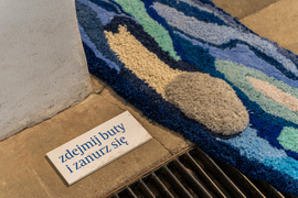 Wodny spacer w krużganku