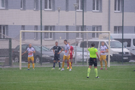 Mokra inauguracja IV ligi