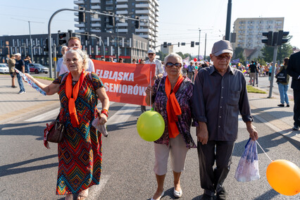 Seniorzy przemaszerowali przez miasto
